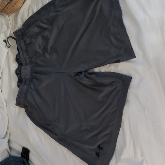 Under Armour med gray - Picture 1 of 5